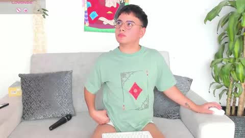 Snapshot of baby_angel_19 chatting on November 2025 02:17:01 PM Anngel online show from November 2025 02:17:01 PM