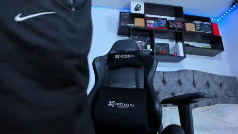 Junior       Independent Model online show from December 2024 10:34:02 PM