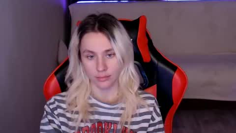 baby_kitte online show from December 2024 07:41:01 AM