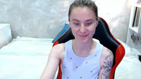 baby_kitte online show from September 2025 04:01:02 PM