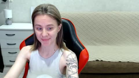 baby_kitte online show from October 2025 12:20:02 AM