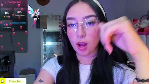 Snapshot of baby_lily1 chatting on November 2025 03:01:02 PM lily online show from November 2025 03:01:02 PM