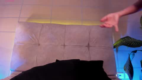 Moon online show from October 2025 06:01:02 AM