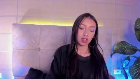 Moon online show from November 2025 03:28:02 AM