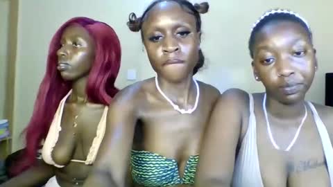 Snapshot of babydoll_230 chatting on April 2026 03:17:01 PM Babydoll 230 online show from April 2026 03:17:01 PM