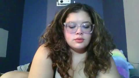 Snapshot of babyelle0 chatting on November 2025 11:27:02 PM Your Highness Elle online show from November 2025 11:27:02 PM