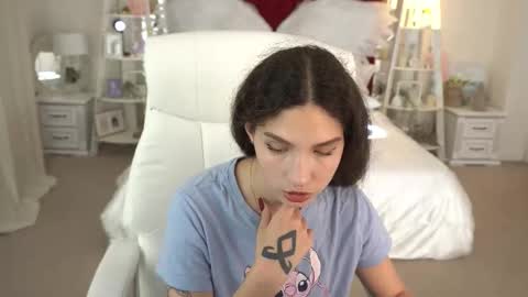 Sasha online show from September 2025 07:25:01 PM