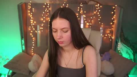 Lady Vi online show from May 2026 07:14:02 AM