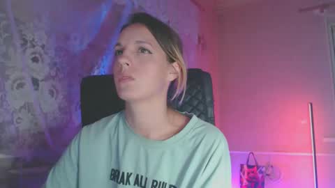 Snapshot of babymuro4ka chatting on September 2025 08:09:01 PM Sonya online show from September 2025 08:09:01 PM