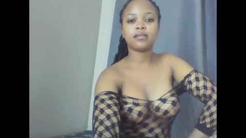 babyy_fface25 online show from October 2025 07:00:01 PM