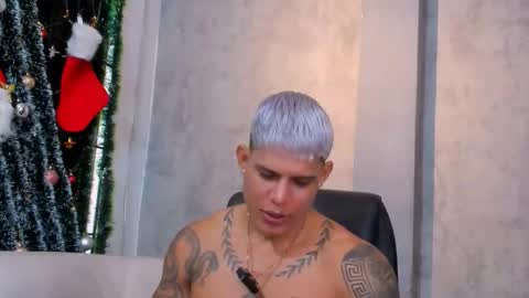 Snapshot of bad_boytoh chatting on December 2025 02:10:02 PM bad_boytoh online show from December 2025 02:10:02 PM