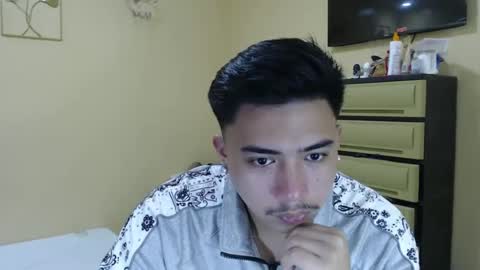 Snapshot of badboy_hanns chatting on December 2024 12:49:01 PM HANNS online show from December 2024 12:49:01 PM