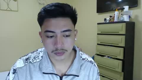 Snapshot of badboy_hanns chatting on December 2024 03:55:01 PM HANNS online show from December 2024 03:55:01 PM
