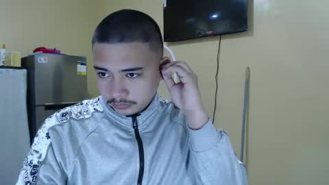 Snapshot of badboy_hanns chatting on January 2025 03:33:01 AM HANNS online show from January 2025 03:33:01 AM