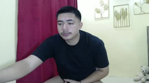 Snapshot of badboy_hanns chatting on February 2025 04:12:02 PM HANNS online show from February 2025 04:12:02 PM