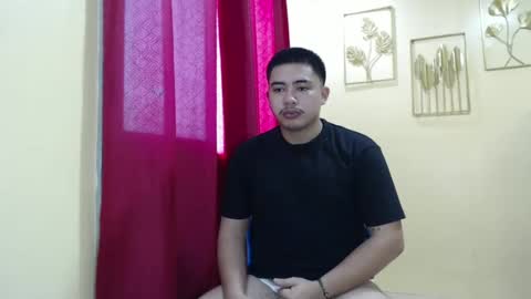 Snapshot of badboy_hanns chatting on February 2025 07:04:02 AM HANNS online show from February 2025 07:04:02 AM