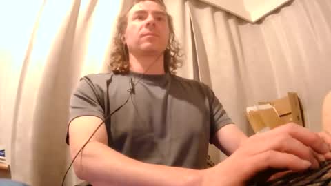 Snapshot of badbunnybenny chatting on May 2026 12:09:02 PM badbunnybenny online show from May 2026 12:09:02 PM