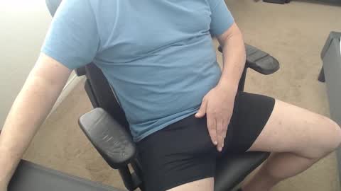 baddaddy77 online show from February 2026 04:17:01 PM