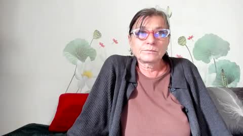 Gina online show from October 2025 10:21:01 AM