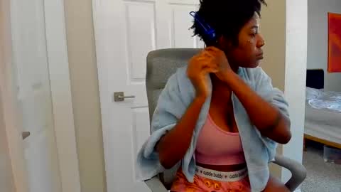 badgurldnay online show from September 2025 03:24:01 PM