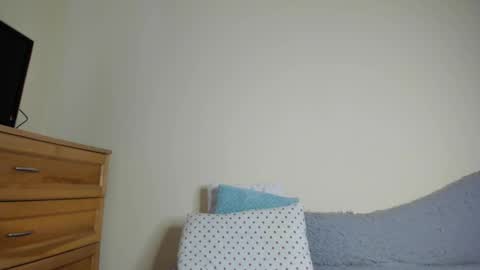 Snapshot of badmodel_ chatting on September 2025 12:59:02 PM Name online show from September 2025 12:59:02 PM