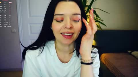 Hello my name is Ariella online show from May 2026 07:33:02 PM
