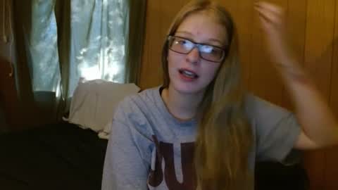 Snapshot of baeblondie chatting on September 2025 01:44:02 PM baeblondie online show from September 2025 01:44:02 PM