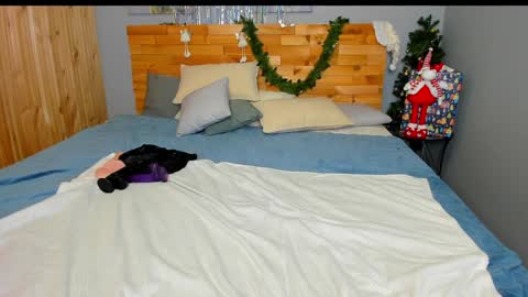 Snapshot of baiambel_mi chatting on January 2025 06:56:01 PM holly online show from January 2025 06:56:01 PM