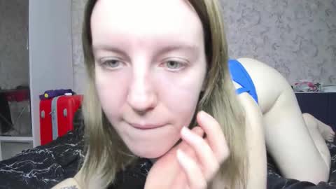 Snapshot of baiambel_mi chatting on September 2025 03:34:02 PM holly online show from September 2025 03:34:02 PM