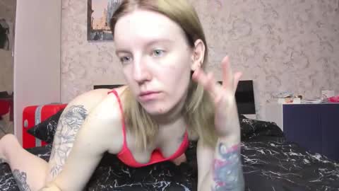 Snapshot of baiambel_mi chatting on October 2025 03:34:01 PM holly online show from October 2025 03:34:01 PM