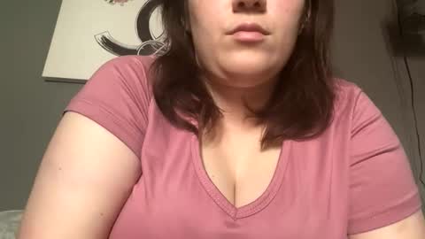 Snapshot of bailey_bee_ chatting on May 2026 06:42:02 PM bailey_bee_ online show from May 2026 06:42:02 PM