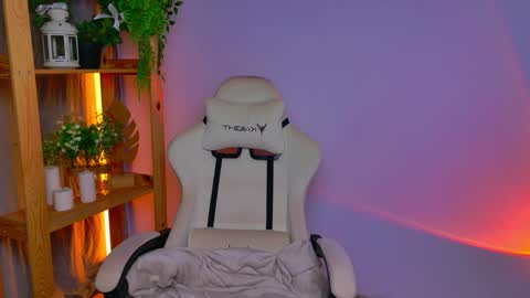 Snapshot of balerinacappuccino_ chatting on February 2026 04:05:02 AM Elly online show from February 2026 04:05:02 AM