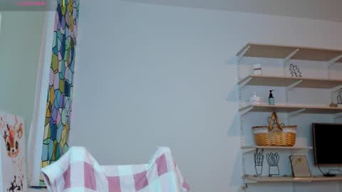 Kira online show from October 2025 04:18:02 PM