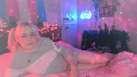 Snapshot of bambibimbosparkles chatting on February 2025 01:06:01 PM Bambi Sparkles TS online show from February 2025 01:06:01 PM