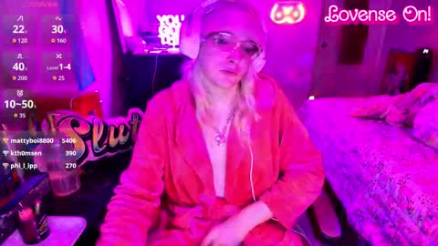 Snapshot of bambibimbosparkles chatting on January 2026 05:31:01 AM Bambi Sparkles TS online show from January 2026 05:31:01 AM