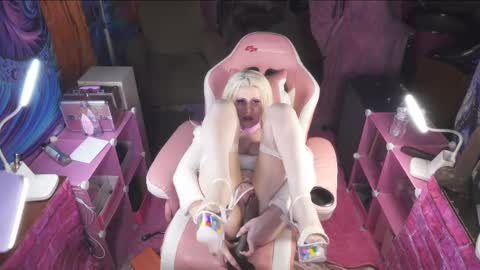 Bambi Bubbles online show from January 2025 01:23:02 PM