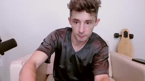 Snapshot of bananacurvesleft chatting on June 2026 02:27:02 AM bananacurvesleft online show from June 2026 02:27:02 AM