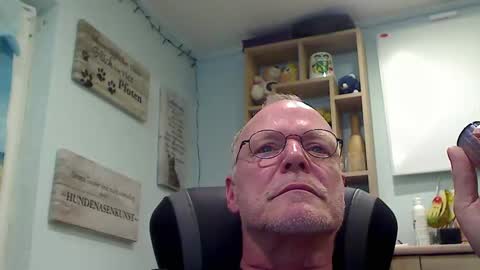 Bobby online show from April 2026 07:17:02 PM