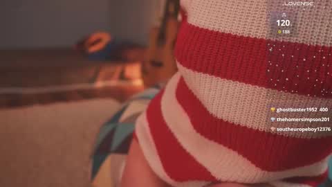 Snapshot of bananya_kitty chatting on February 2025 01:27:01 PM Ellen and online show from February 2025 01:27:01 PM