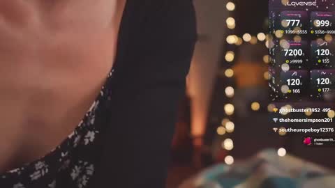 Snapshot of bananya_kitty chatting on February 2025 05:43:01 PM Ellen and online show from February 2025 05:43:01 PM