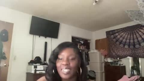 Snapshot of bankofchell chatting on April 2026 05:28:01 PM Chelly online show from April 2026 05:28:01 PM