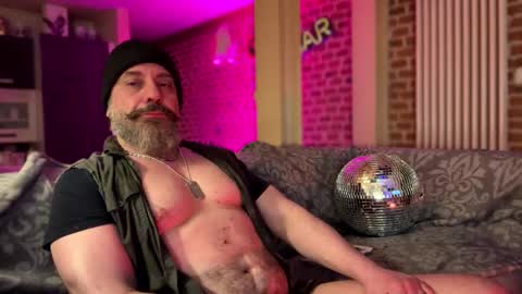 Snapshot of barba71 chatting on February 2025 01:41:02 AM Military man 69 online show from February 2025 01:41:02 AM