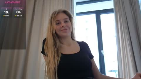 Snapshot of barbara_babe chatting on November 2025 12:49:01 PM Barbara online show from November 2025 12:49:01 PM