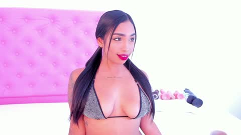 Snapshot of barbarahills_21 chatting on December 2024 10:22:01 PM Barbie Hills online show from December 2024 10:22:01 PM