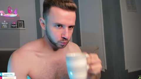 ENRIQUE online show from November 2025 06:26:02 AM