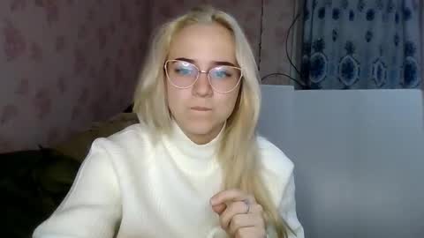 Snapshot of barbie___girl chatting on December 2025 02:48:01 PM barbie___girl online show from December 2025 02:48:01 PM