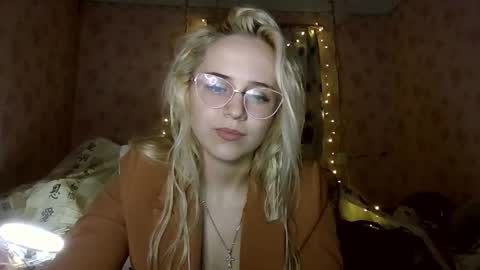 Snapshot of barbie___girl chatting on December 2025 07:00:01 PM barbie___girl online show from December 2025 07:00:01 PM