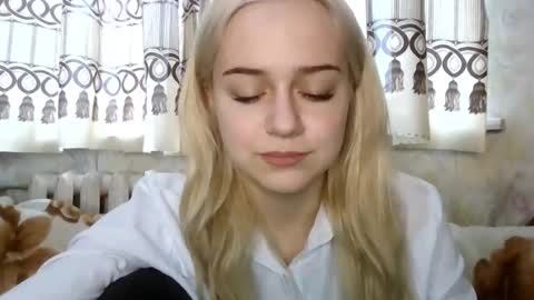 Snapshot of barbie___girl chatting on January 2026 10:53:01 AM barbie___girl online show from January 2026 10:53:01 AM