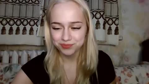 Snapshot of barbie___girl chatting on January 2026 03:28:02 PM barbie___girl online show from January 2026 03:28:02 PM