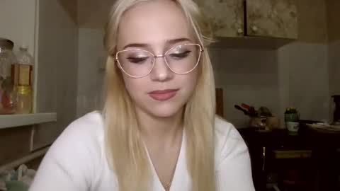 Snapshot of barbie___girl chatting on February 2026 04:21:02 PM barbie___girl online show from February 2026 04:21:02 PM